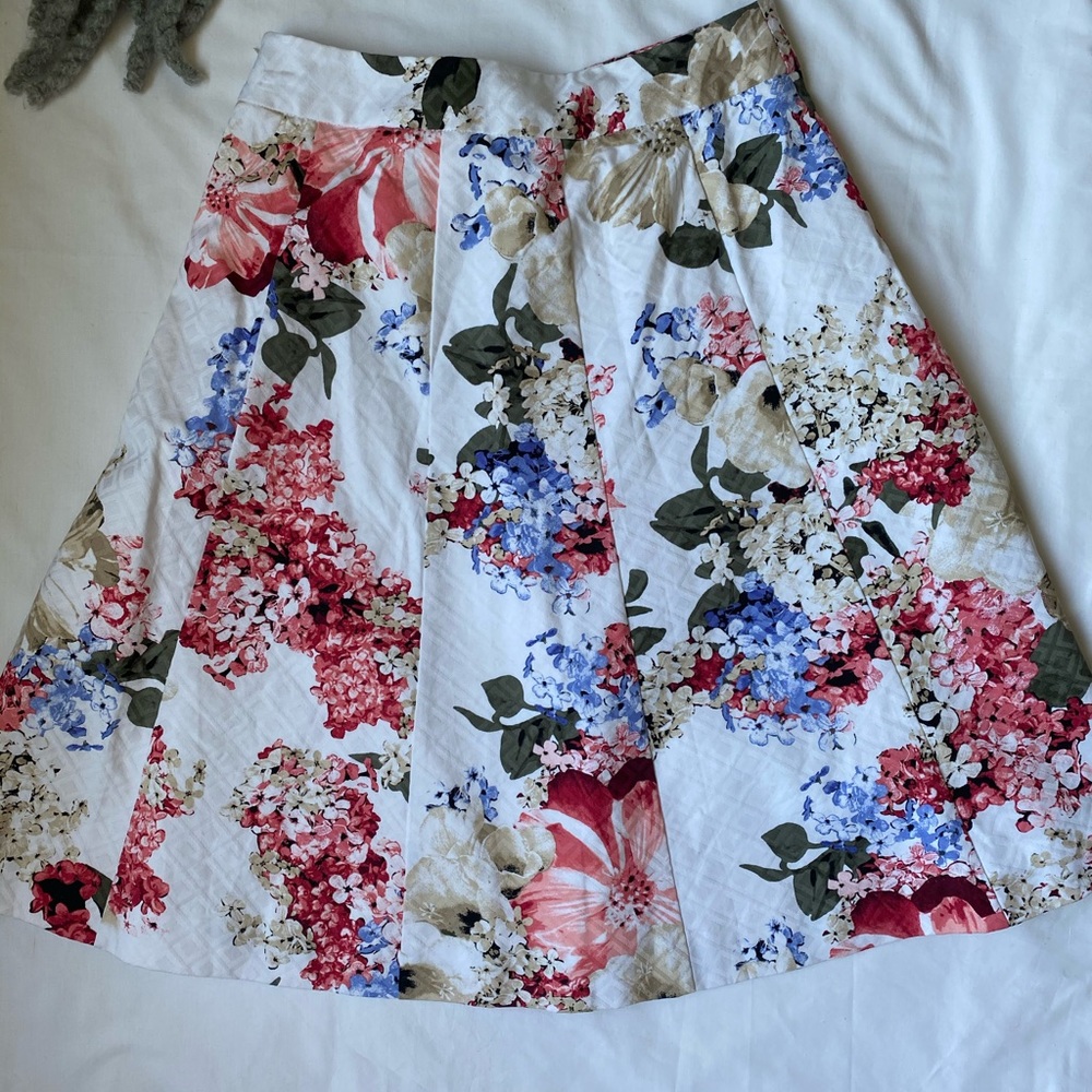 White House | Black Market Floral Skirt